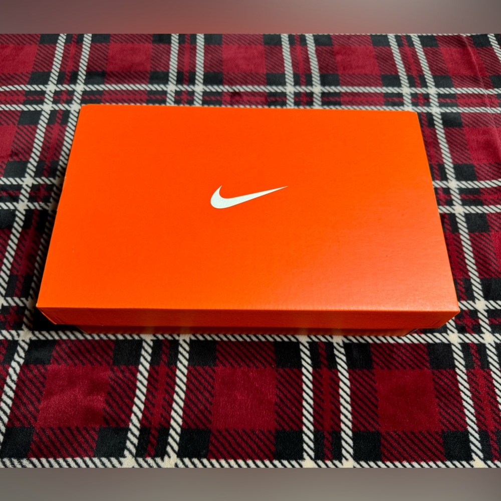 Nike Epic React Flynit Orange Shoe Box